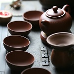 théière et bols de tisane